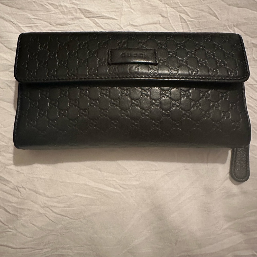Gucci Black Leather Zip Wallet
